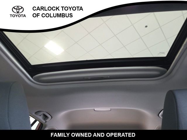 Used 2022 Toyota RAV4 XLE w/ Convenience Package image 13