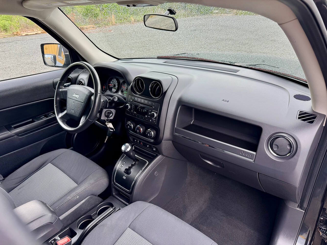 Used 2010 Jeep Patriot Latitude AWD/4WD image 12