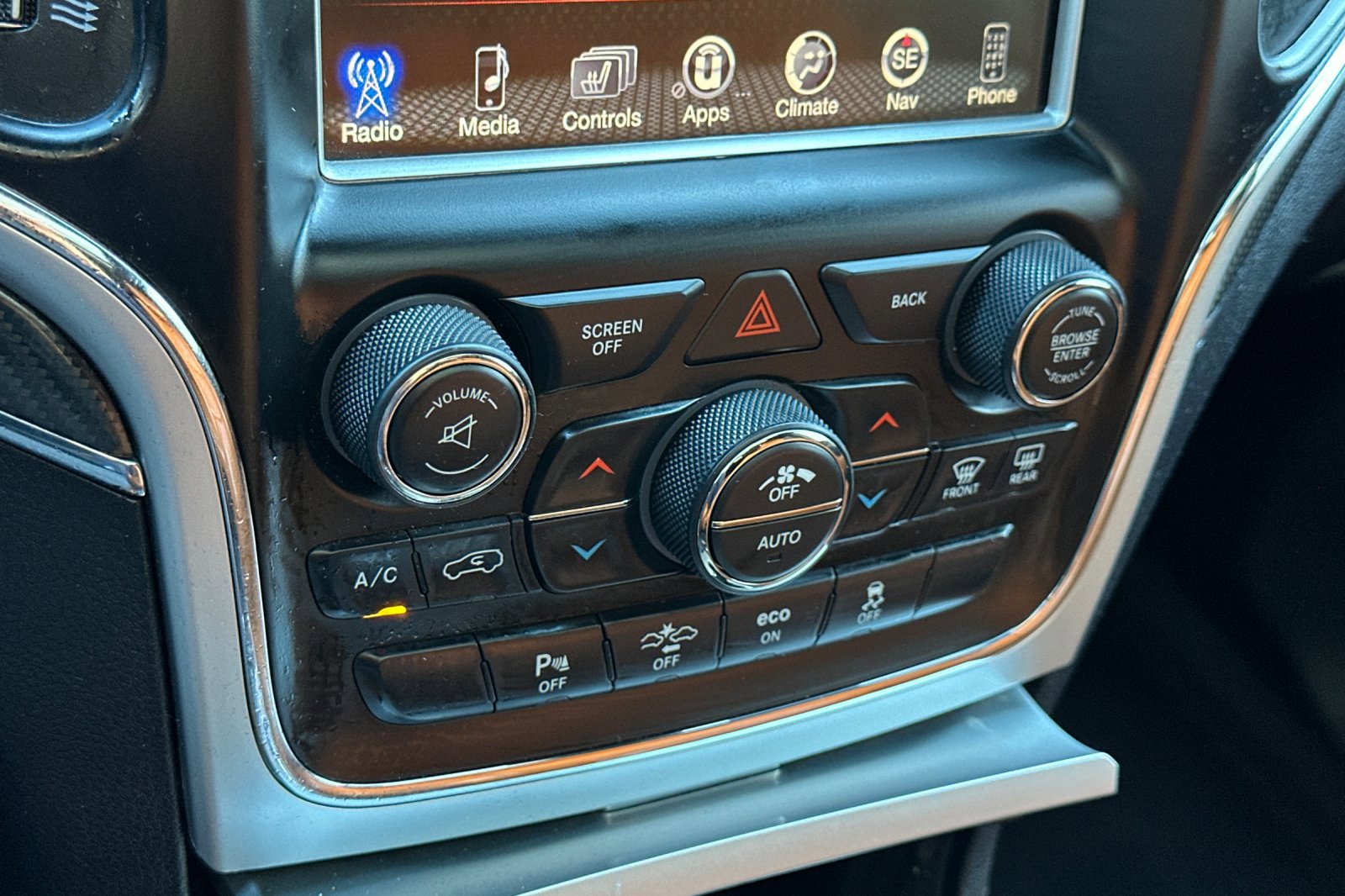 Used 2015 Jeep Grand Cherokee SRT w/ Trailer Tow Group IV image 27