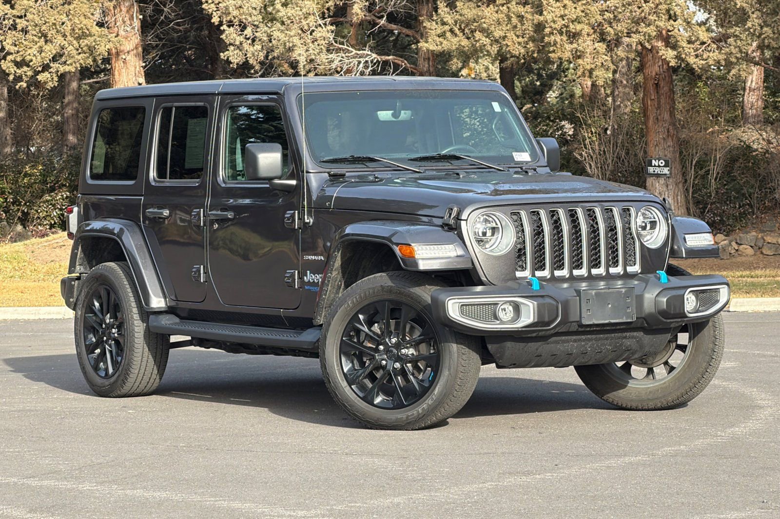 Used 2022 Jeep Wrangler Unlimited Sahara image 2