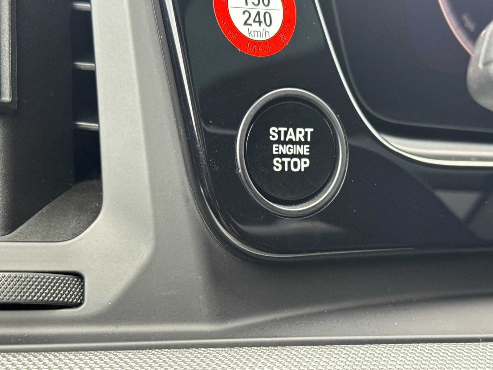 Certified 2025 Porsche Cayenne image 24