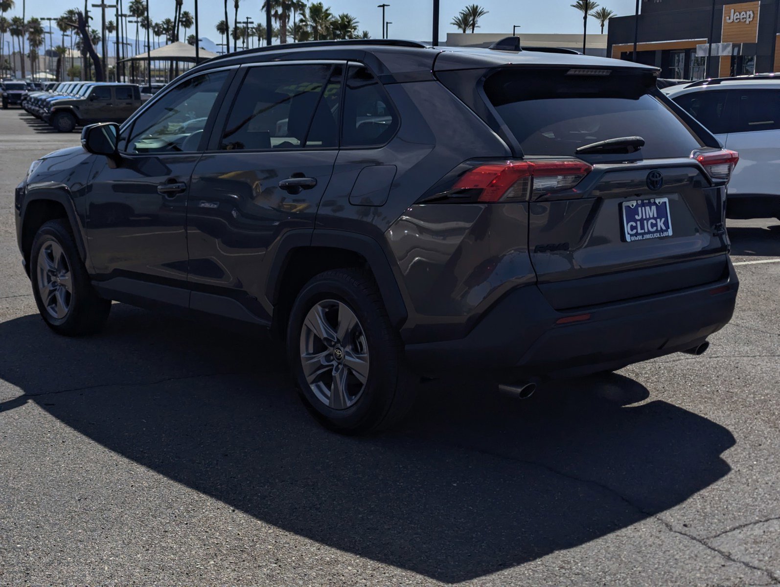 Used 2022 Toyota RAV4 XLE AWD/4WD image 4