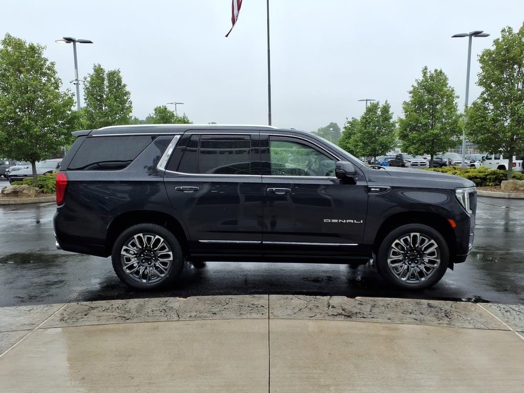 Used 2023 GMC Yukon Denali Ultimate AWD/4WD image 5