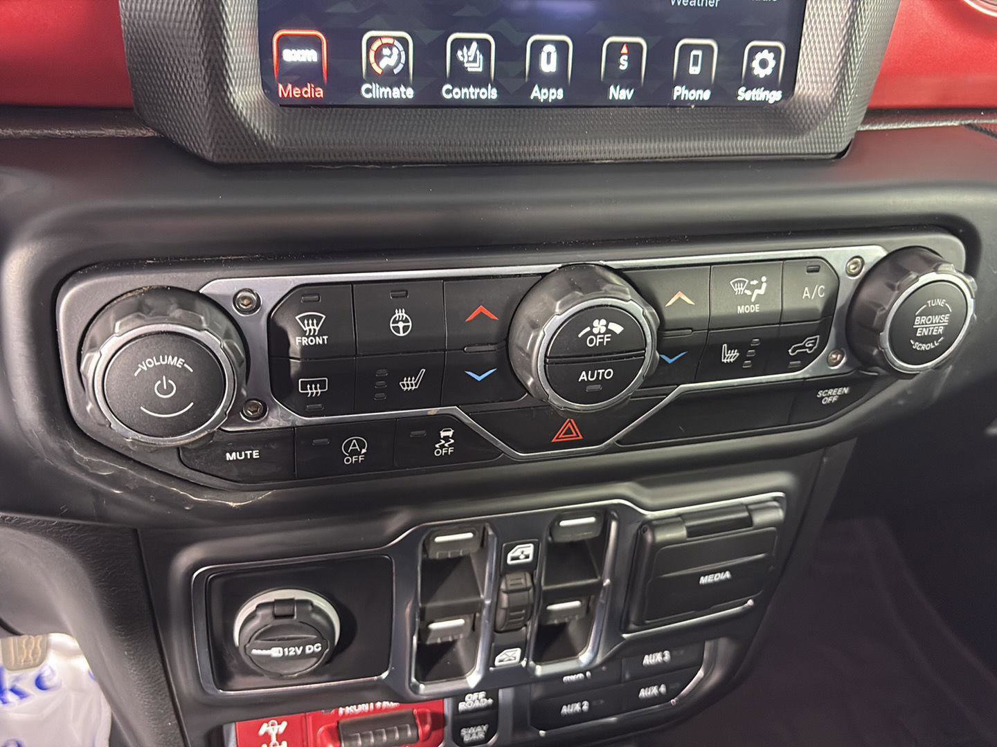 Used 2023 Jeep Wrangler Unlimited Rubicon AWD/4WD image 36