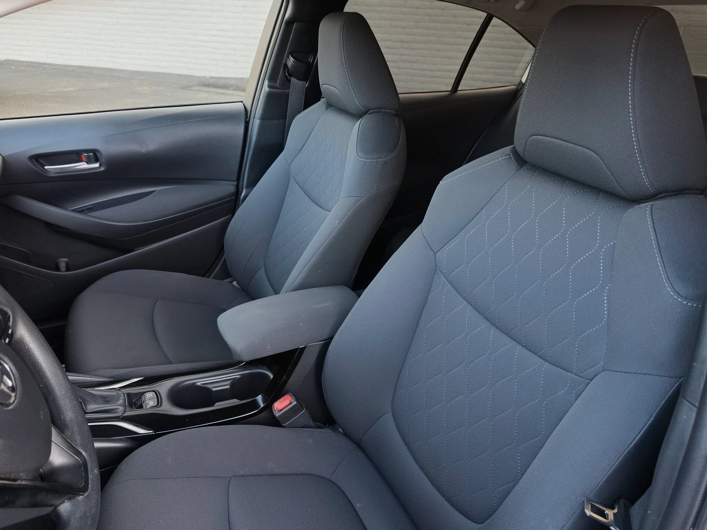 Used 2021 Toyota Corolla LE w/ Carpet Mat Package (TMS) FWD image 15