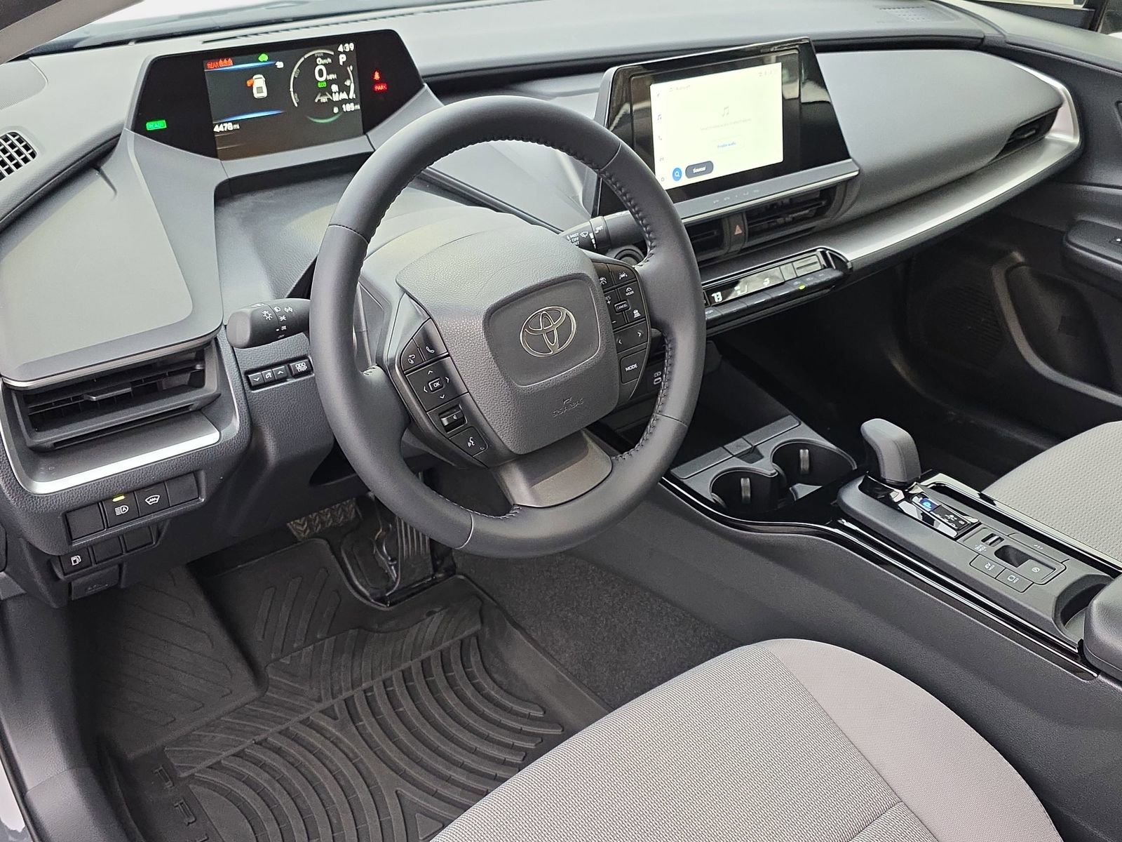 Used 2025 Toyota Prius LE image 15