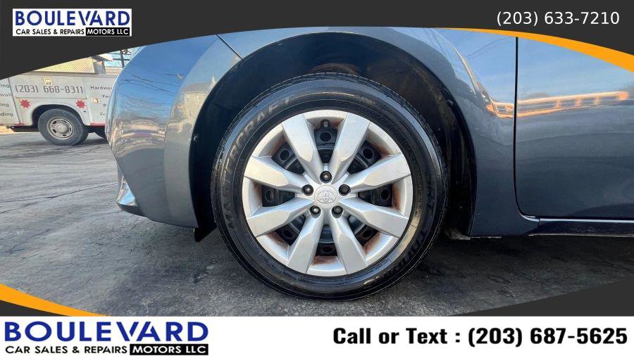 Used 2014 Toyota Corolla LE image 24