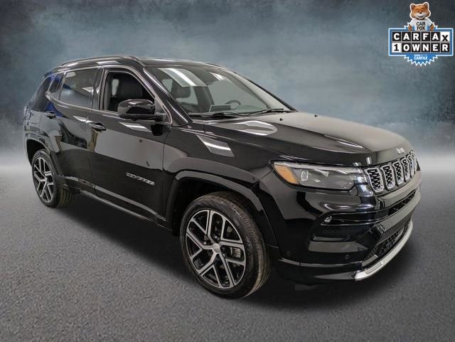 Used 2024 Jeep Compass Limited w/ Elite Group image 3