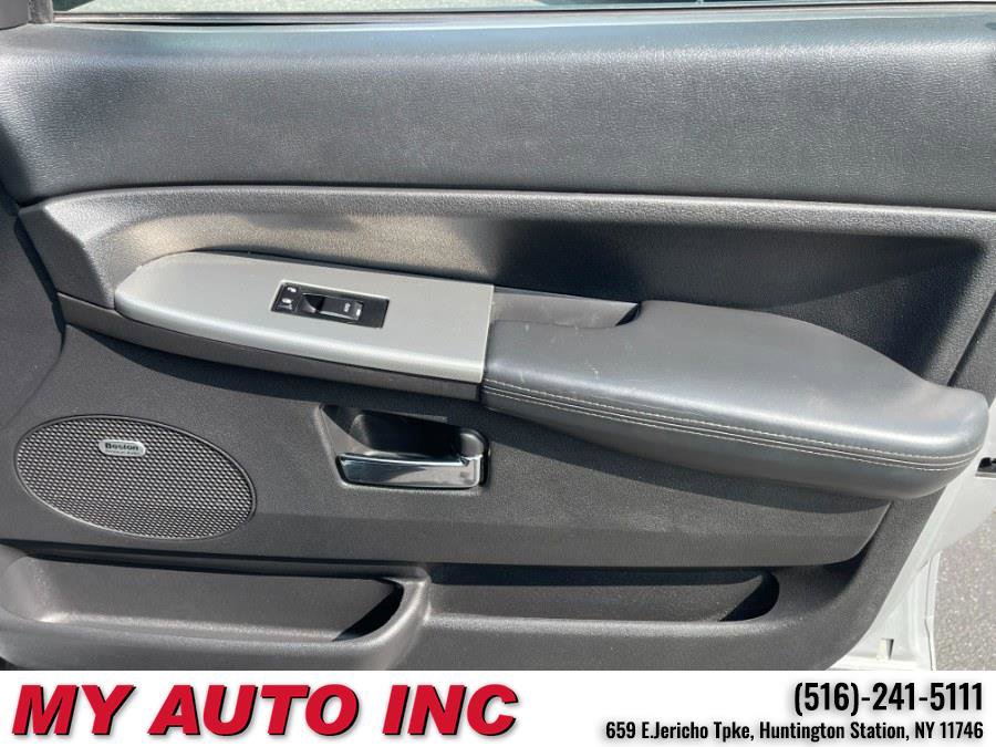 Used 2010 Jeep Grand Cherokee Laredo image 30