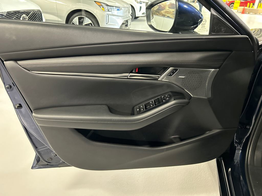 Used 2019 MAZDA MAZDA3 Hatchback w/ Premium Package image 9