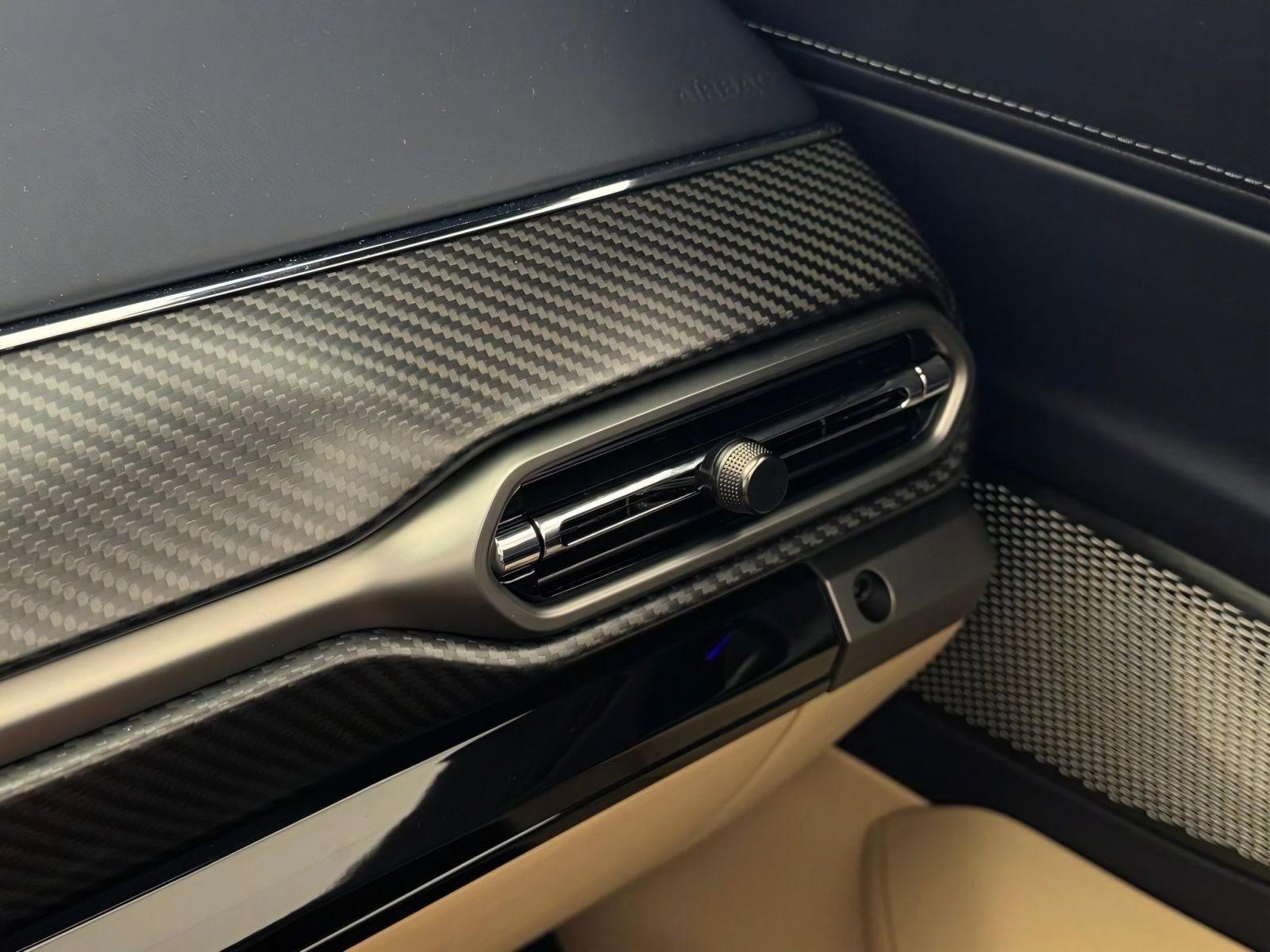 New 2026 Aston Martin V8 Vantage Coupe RWD image 47
