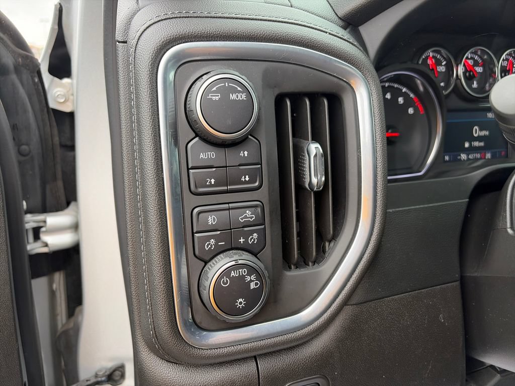 Used 2022 Chevrolet Silverado 1500 LT Trail Boss w/ Bed Protection Package AWD/4WD image 18
