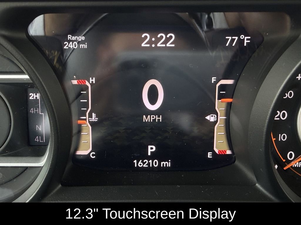 Used 2024 Jeep Wrangler Sahara w/ Technology Group AWD/4WD image 17