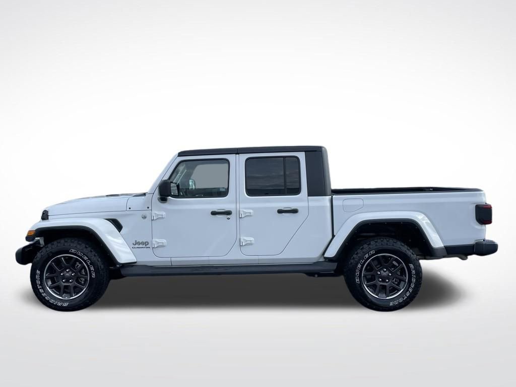 Used 2022 Jeep Gladiator Overland w/ LED Lighting Group image 2