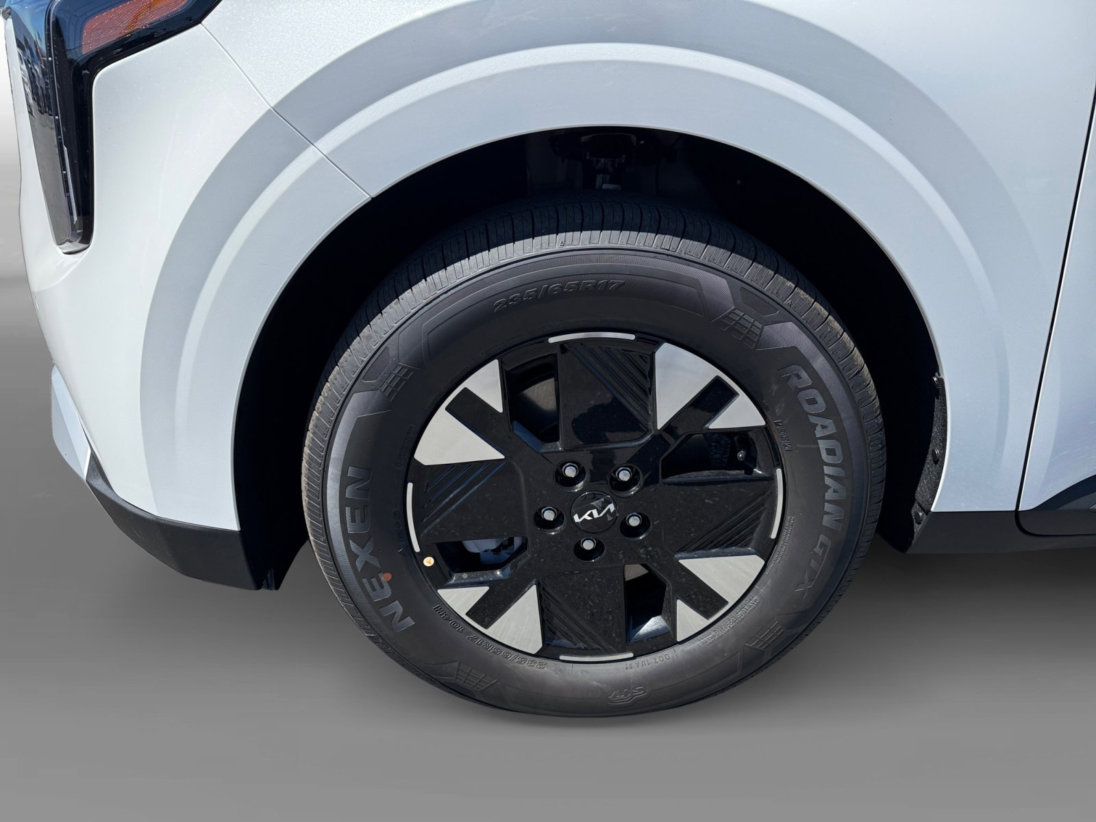 New 2026 Kia Carnival LXS image 9