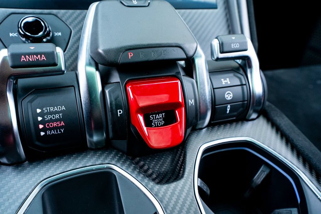 Used 2024 Lamborghini Urus Performante AWD/4WD image 53