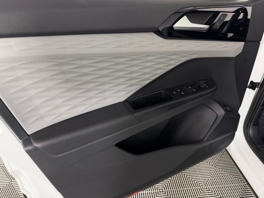 Used 2023 Volkswagen Taos S image 23