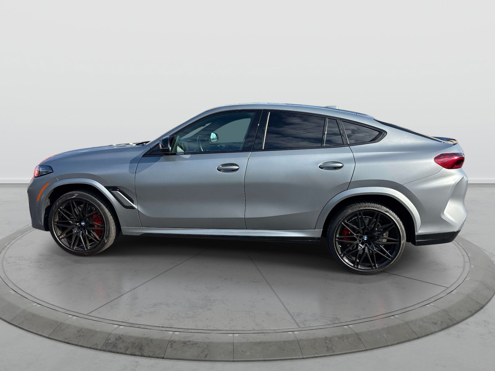 Used 2024 BMW X6 M Competition w/ Executive Package AWD/4WD image 2