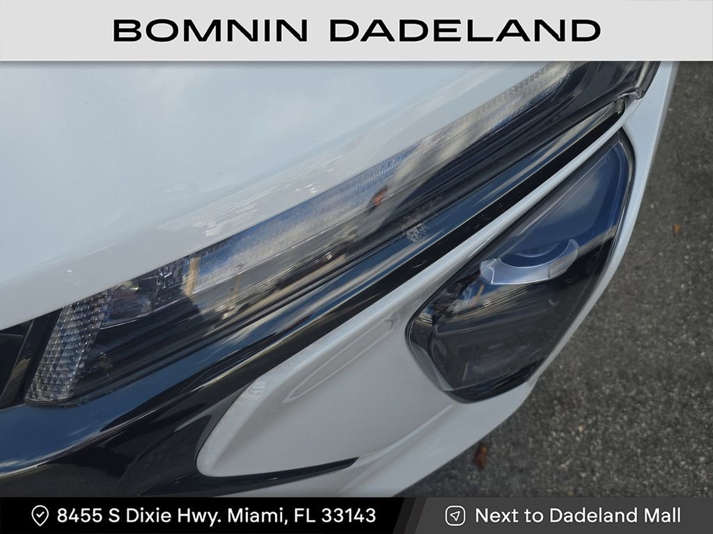 Used 2025 Chevrolet Trax RS w/ Driver Confidence Package image 8