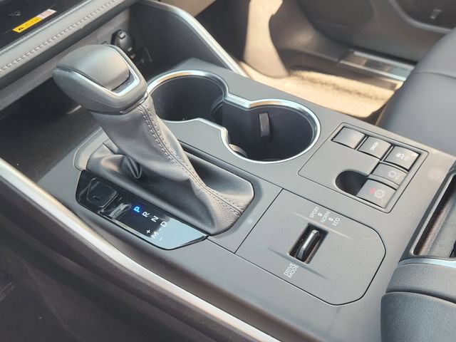 Used 2023 Toyota Highlander XLE FWD image 17