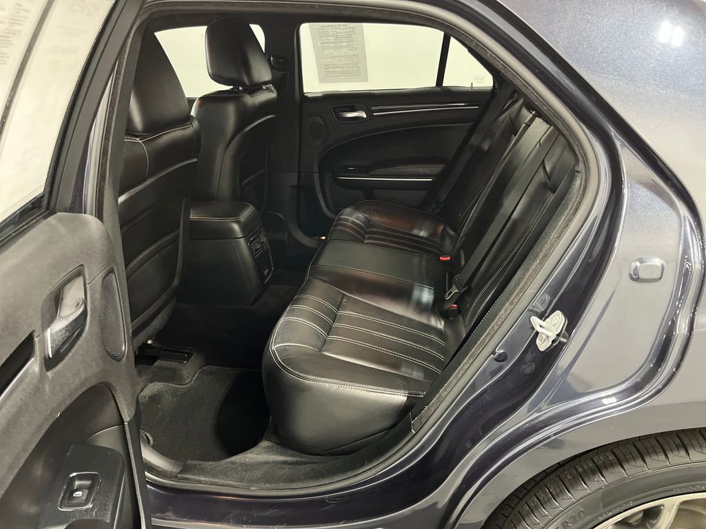 Used 2018 Chrysler 300 S w/ 300S Premium Group image 29