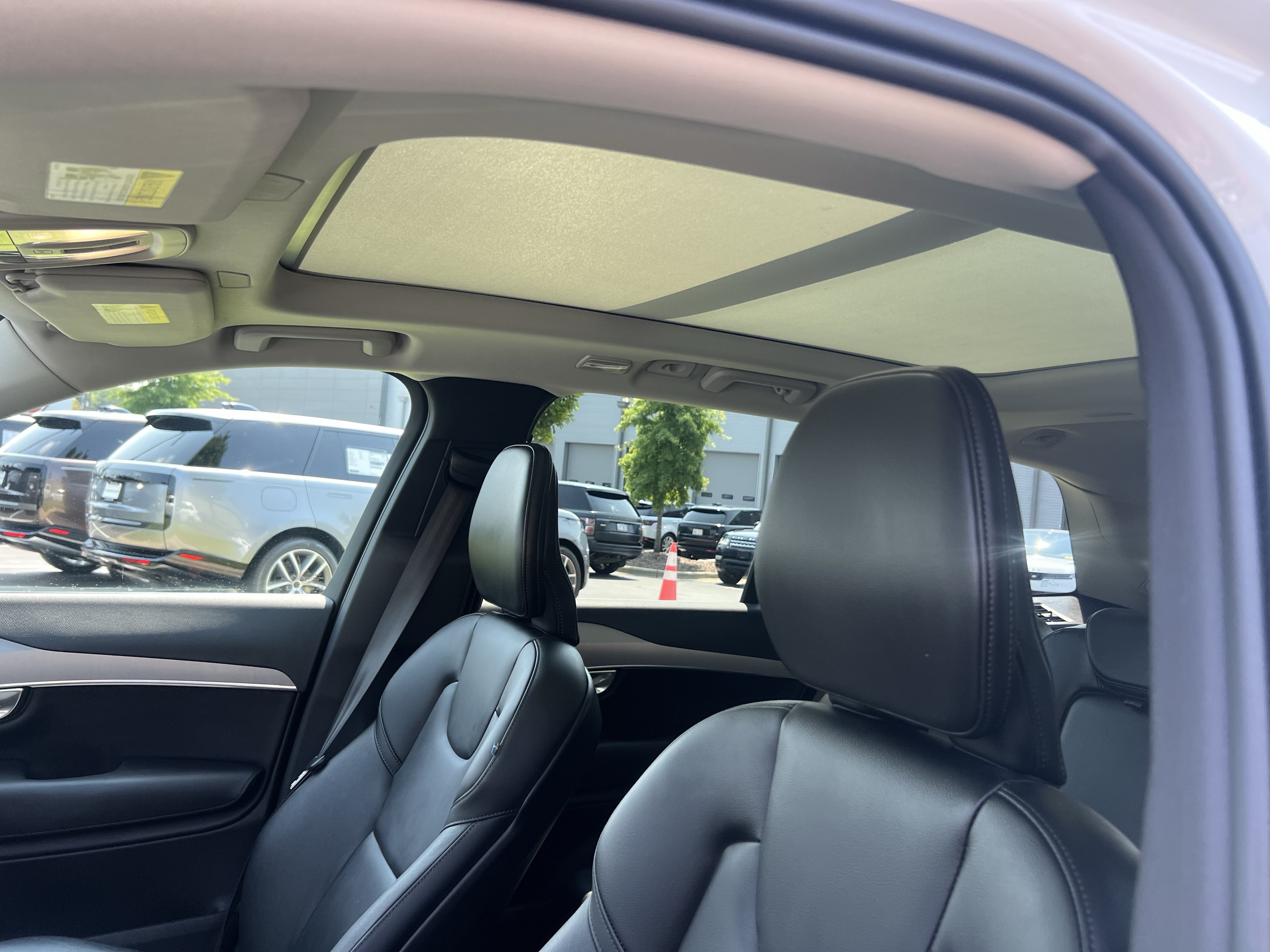 Used 2025 Volvo XC90 B5 Core AWD/4WD image 19