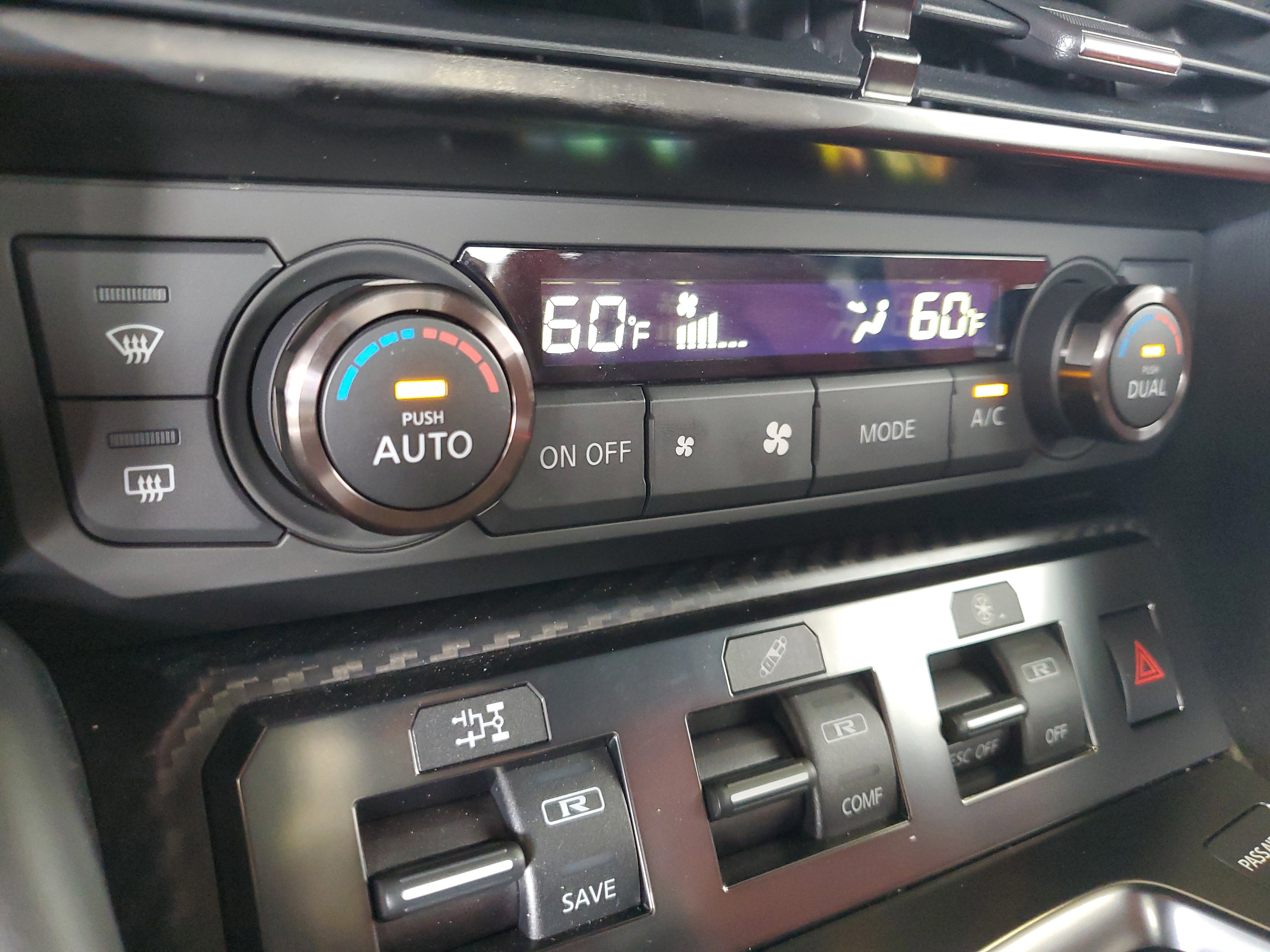 Used 2023 Nissan GT-R Premium w/ Premium Interior Package AWD/4WD image 24