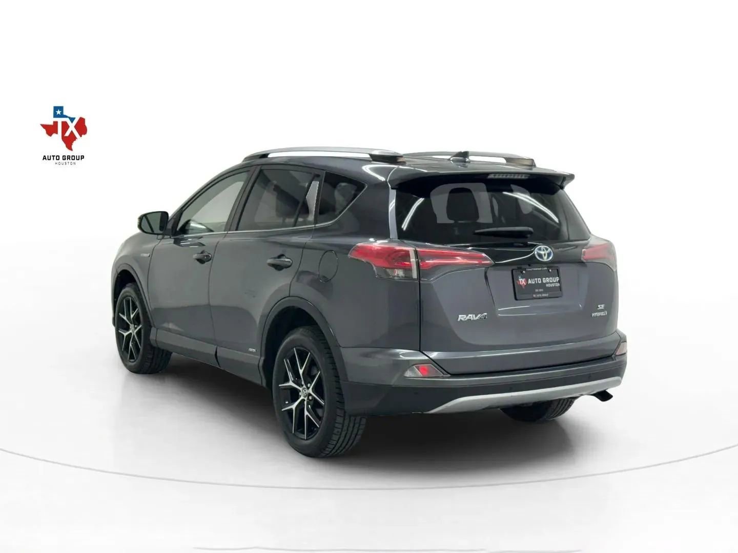 Used 2017 Toyota RAV4 SE w/ Advanced Technology Package image 3