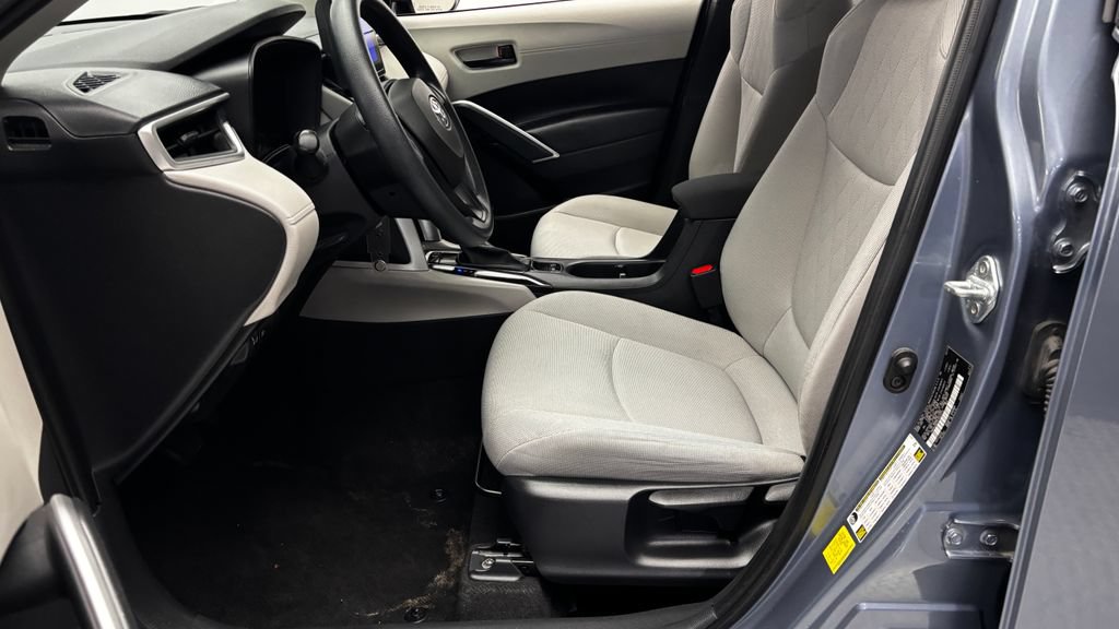 Used 2023 Toyota Corolla Cross L AWD/4WD image 12