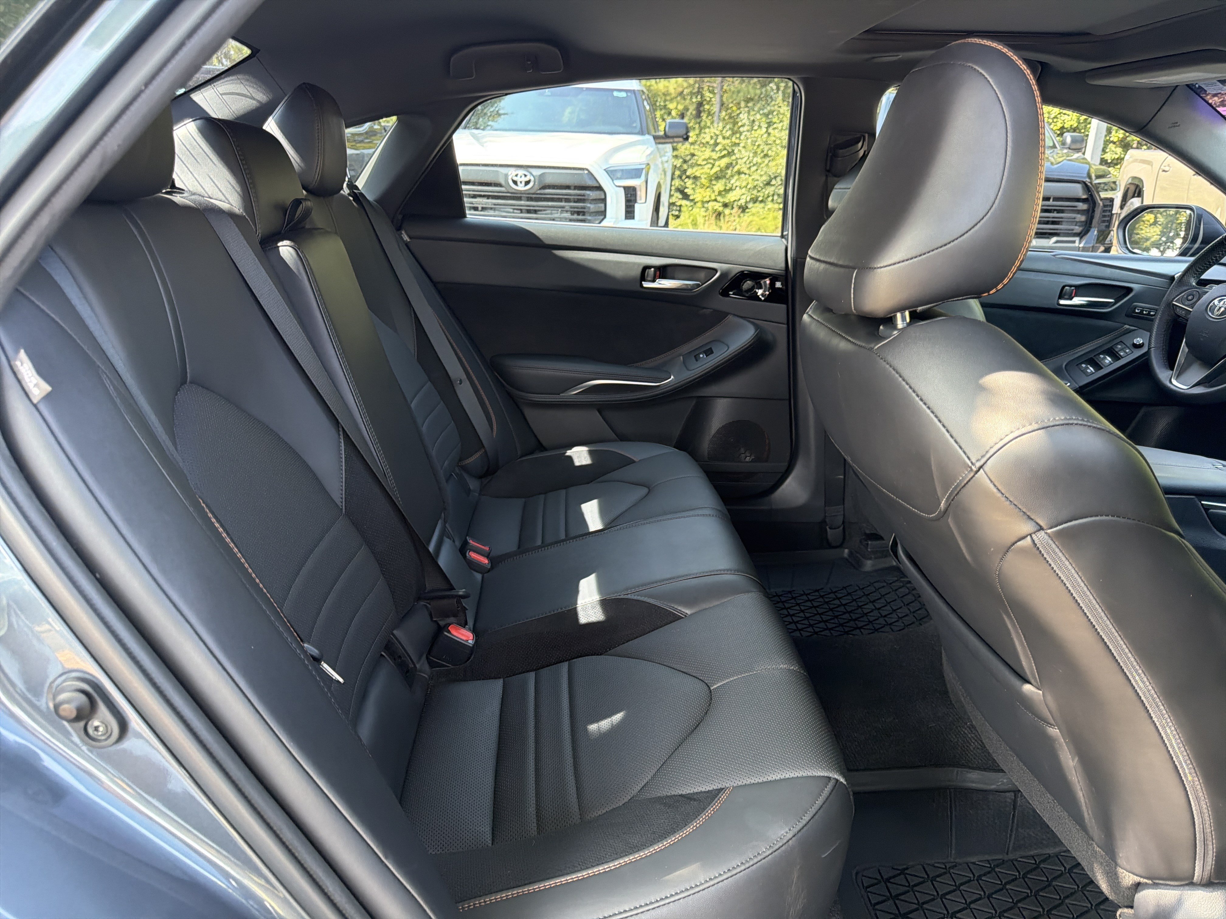 Used 2022 Toyota Avalon Touring w/ Advanced Safety Package FWD image 15