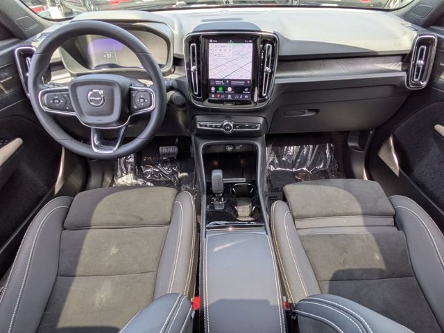 Certified 2023 Volvo C40 P8 Recharge Ultimate w/ Protection Package Premier AWD/4WD image 27