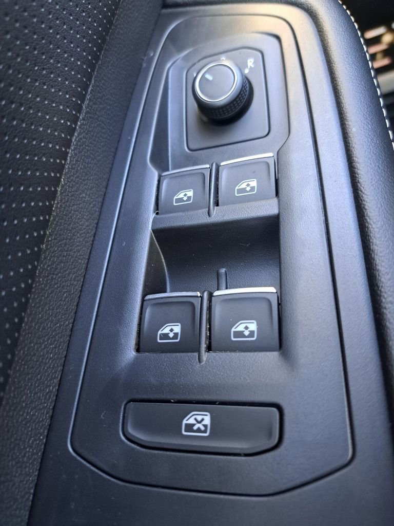 New 2026 Volkswagen Atlas Cross Sport SEL R-Line AWD/4WD image 17