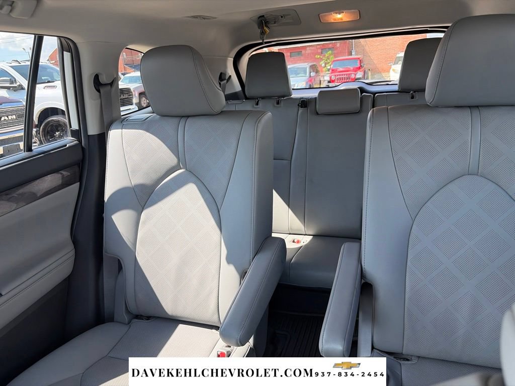 Used 2021 Toyota Highlander Platinum AWD/4WD image 18