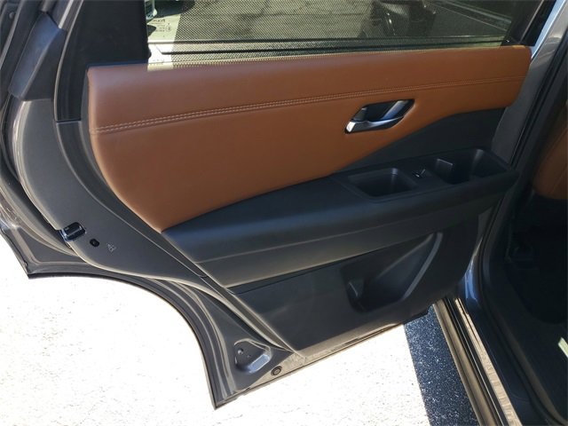 Used 2023 Nissan Pathfinder Platinum image 32