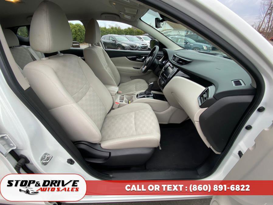 Used 2020 Nissan Rogue Sport SV w/ All-Weather Package image 16