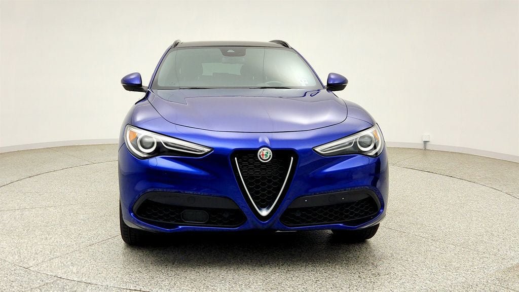 Used 2022 Alfa Romeo Stelvio Ti AWD/4WD image 2