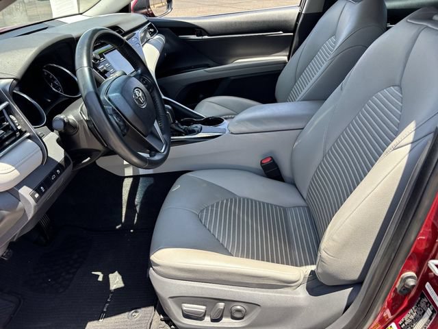 Used 2018 Toyota Camry SE FWD image 19