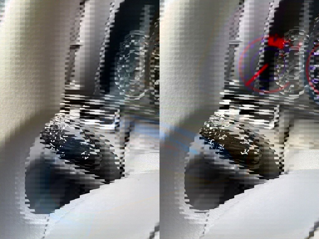 Certified 2023 Hyundai Elantra SEL image 29