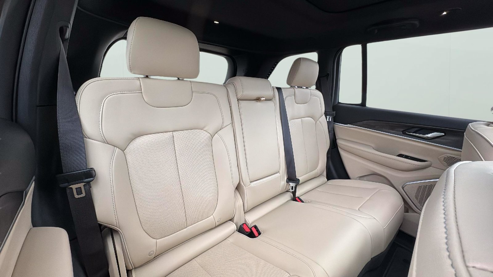 New 2026 Jeep Grand Cherokee Limited w/ Luxury Tech Group II AWD/4WD image 24