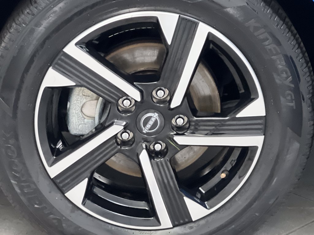Used 2025 Nissan Sentra SV FWD image 67