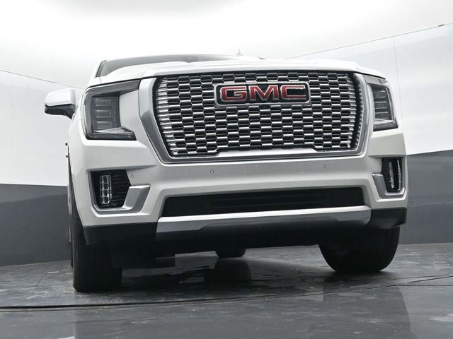 Used 2021 GMC Yukon XL Denali w/ Denali Premium Package image 18