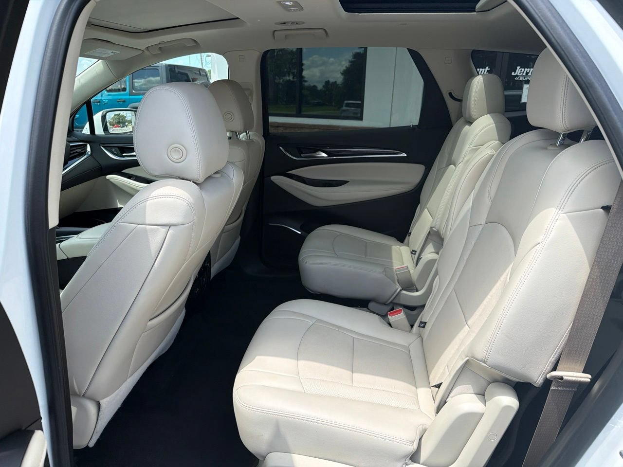 Used 2023 Buick Enclave Premium w/ Experience Buick Package AWD/4WD image 6