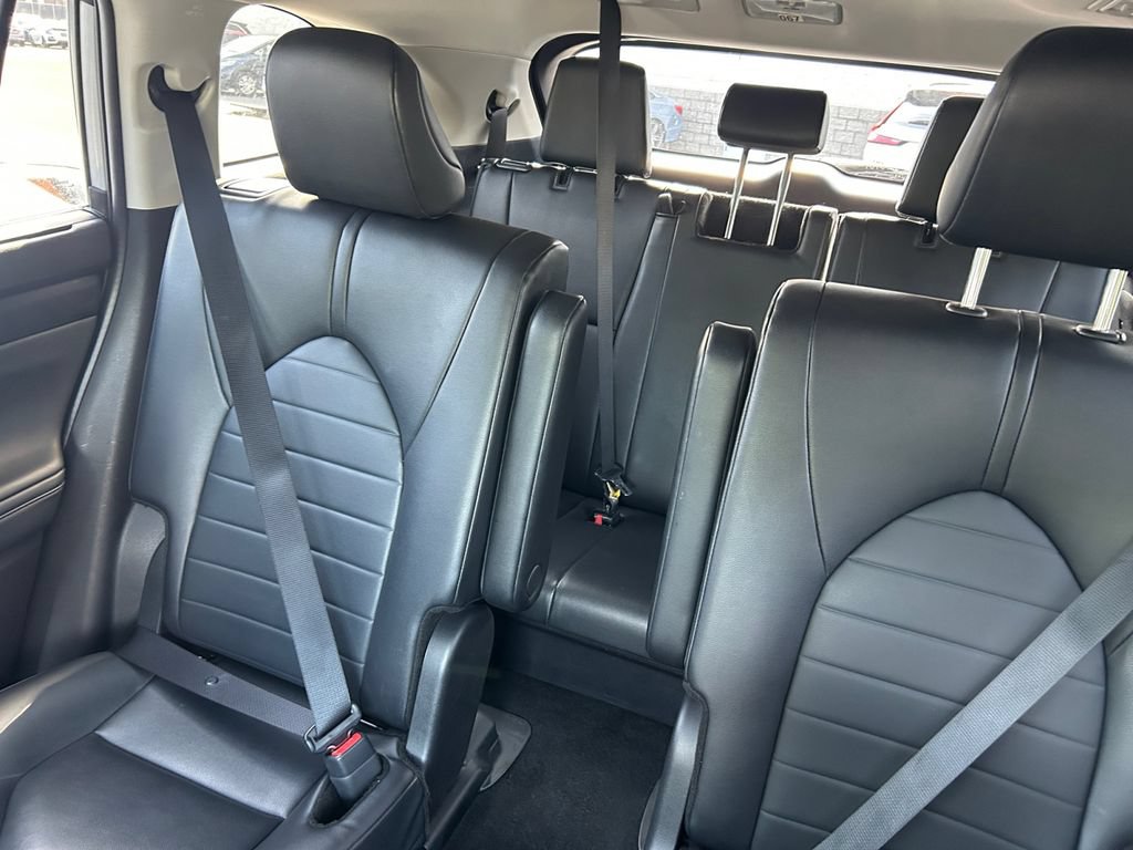 Used 2024 Toyota Highlander XLE AWD/4WD image 27