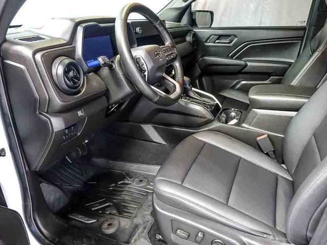 Used 2025 Chevrolet Colorado Trail Boss w/ Midnight Edition AWD/4WD image 13