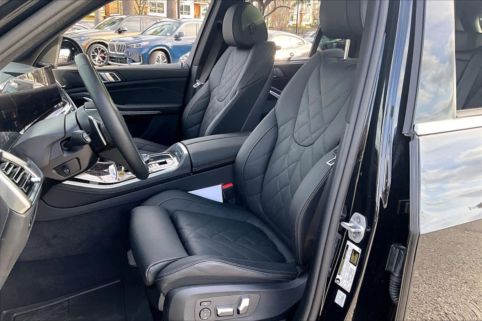 Used 2026 BMW X5 sDrive40i w/ Executive Package image 7