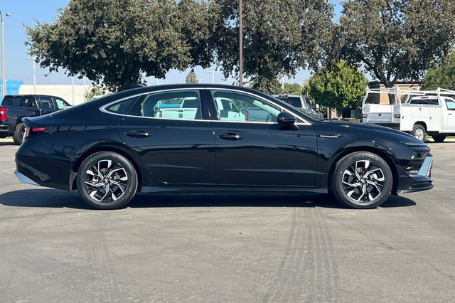 Used 2025 Hyundai Sonata SEL FWD image 3