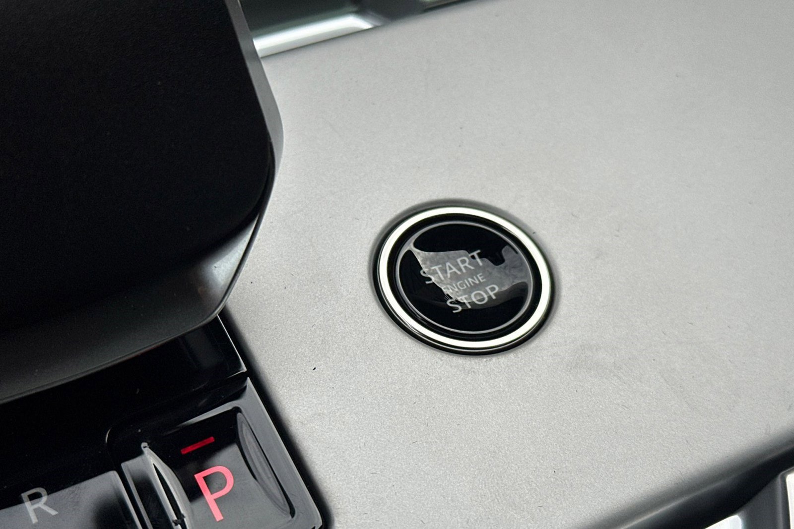 New 2026 Land Rover Range Rover SE image 27