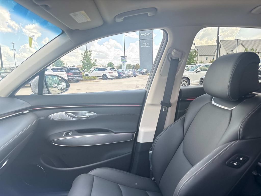 New 2027 Genesis GV70 2.5T Select AWD/4WD image 17