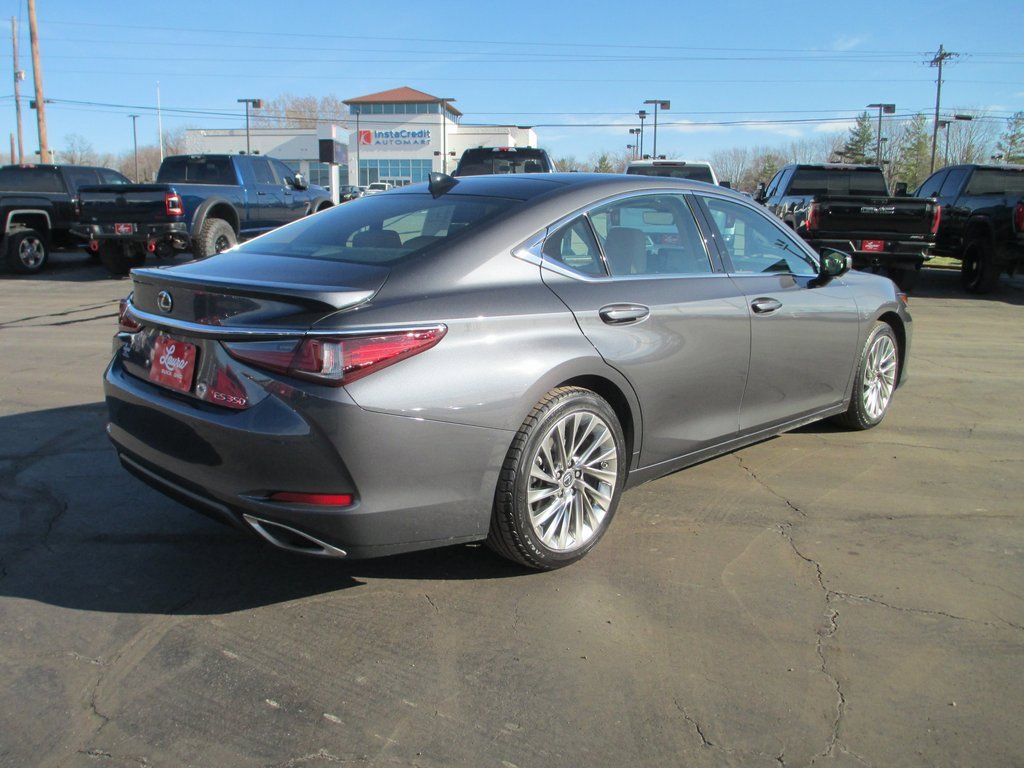 Used 2023 Lexus ES 350 Ultra Luxury image 5