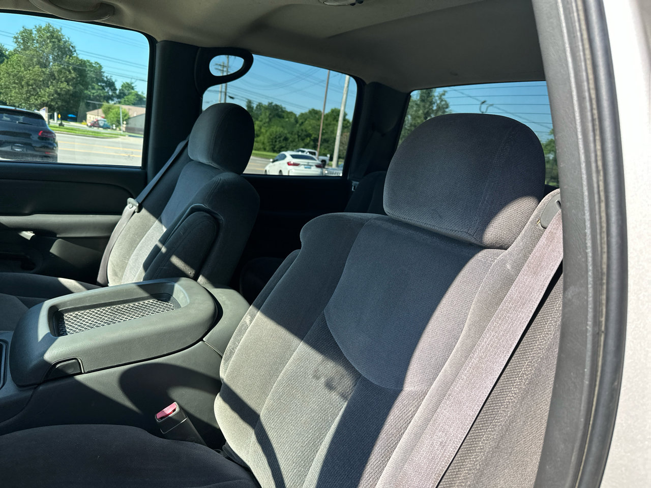 Used 2004 GMC Sierra 3500 SLE w/ Heavy-Duty Power Package image 8